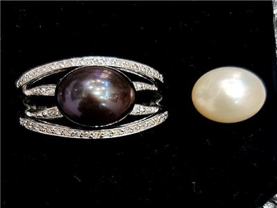 Tipo: Anillo - Estilo: Perlas Intercambiables - Material: Oro Blanco - Piedras: Perla Negra Blanca y Diamantes 
