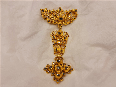 Tipo: Broche de Pecho (Venera) - Estilo: Siglo XVII XVIII - Material: Oro  - Piedras: Diamantes